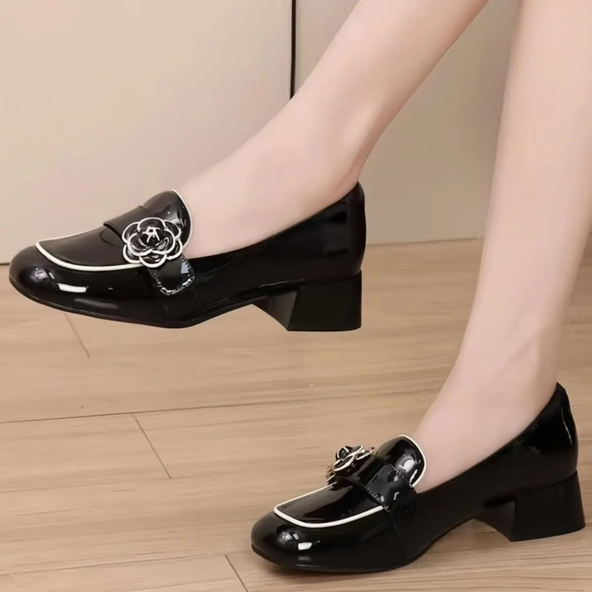 2025 New Women's Leather Loafers with Metal Buckles Commute Friendly Waterproof Chunky Block Heels Rounded Toe Shoes for Comfort and Elegance
