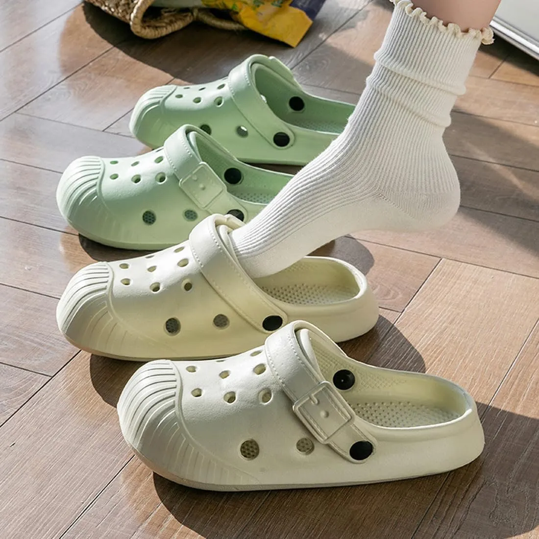 Anti-Collision Garden Clogs for Women and Men, Non-Slip Sandals, Slip On Work Shoes Heel Strap Mules Lightweight Shower Slippers Beach Indoor Outdoor Casual Wear Soft Air Cushion Sole Slides