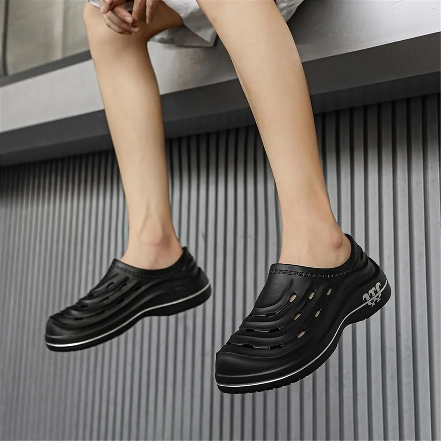 Armadillo Clogs Nurses Shoes for Women Men Chef Garden Shoes Non Slip Work Shoe Women Food Service Non Slip Kitchen Clogs Oil Resistant Nursing Shoe Waterproof Lightweight Sneakers Unisex