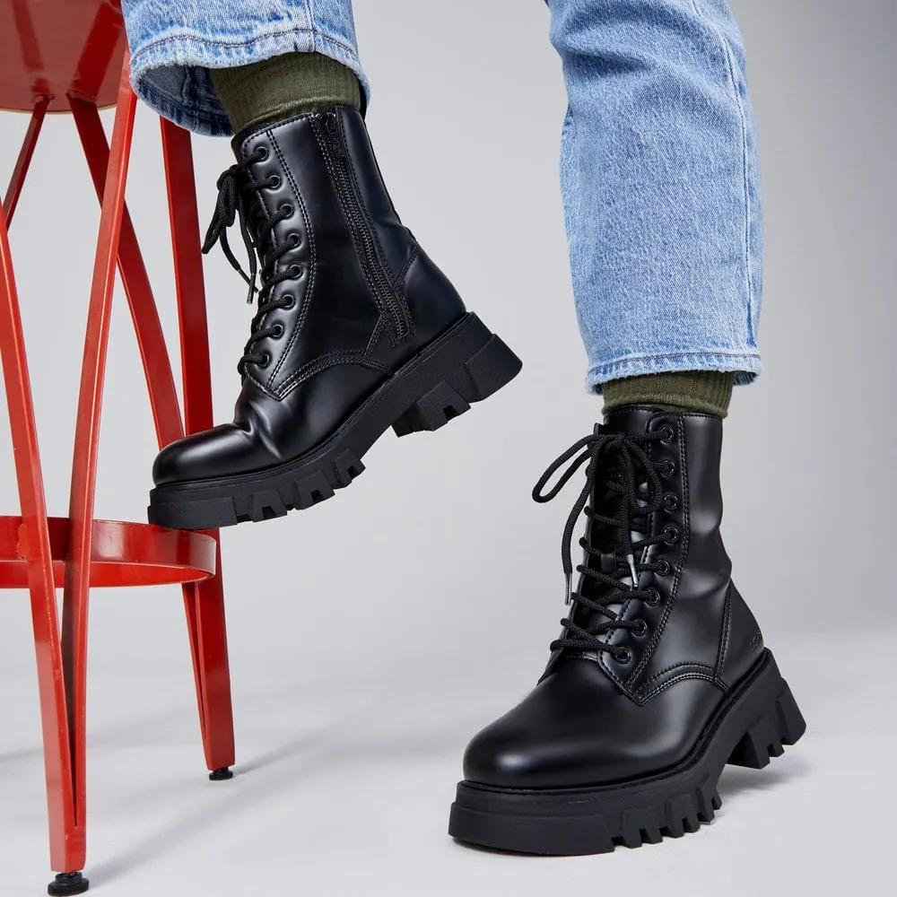 Levi's Women's Giselle 2 Neo Combat Boot