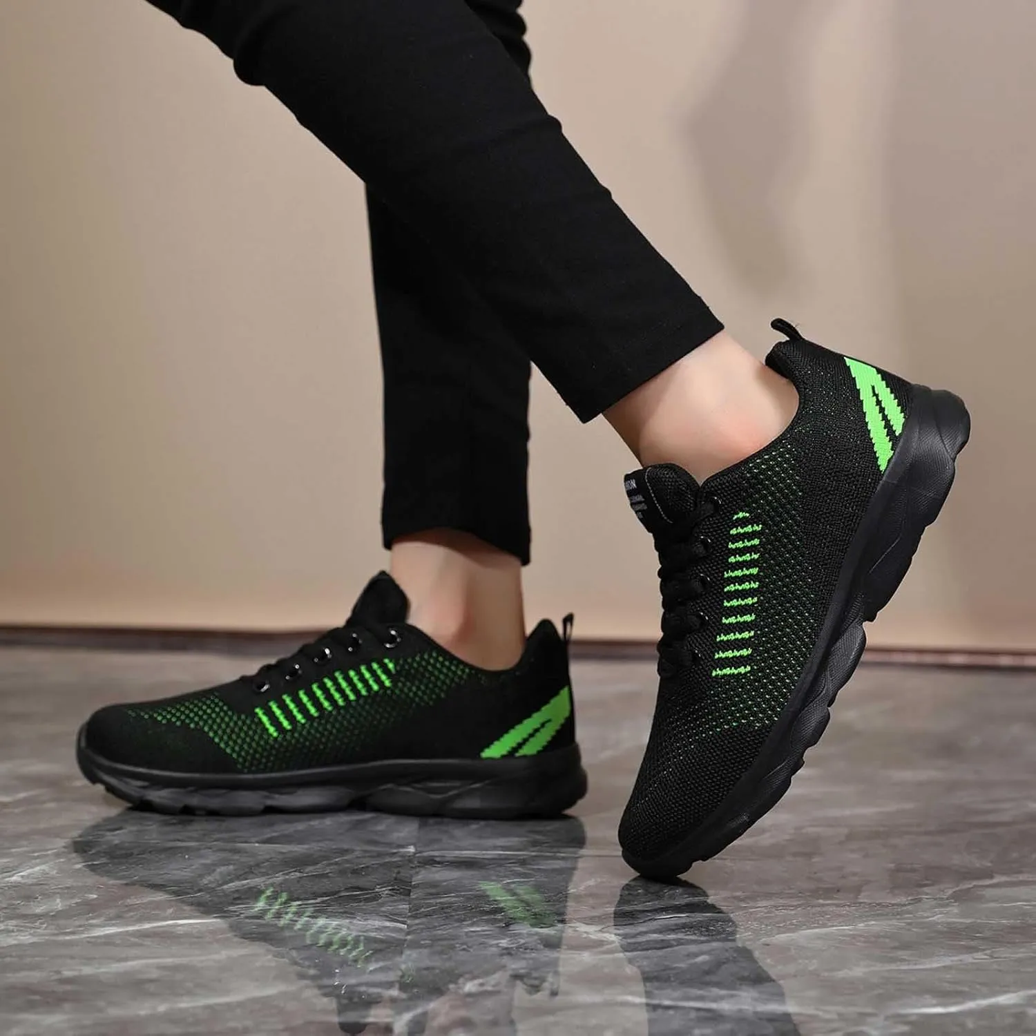 Lovers Fashion Mesh Breathable Flying Woven Sneakers for Men and Women Color Matching Casual Mens Fashion Sneaker Boots