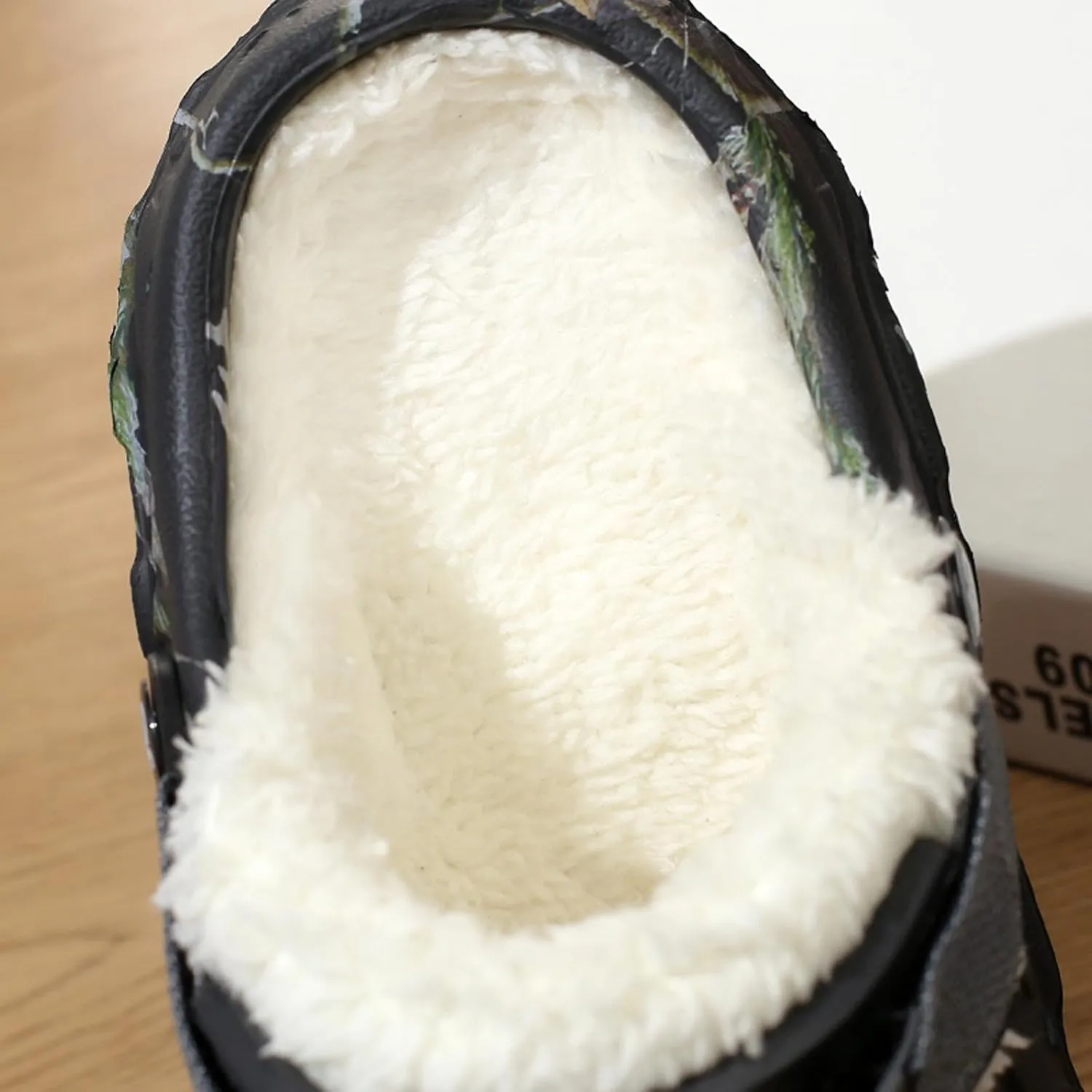 Meidiastra Women's Mens Fur Lined Clogs Waterproof Non Slip Garden Shoes Warm Plush House Slippers Indoor Outdoor Mules