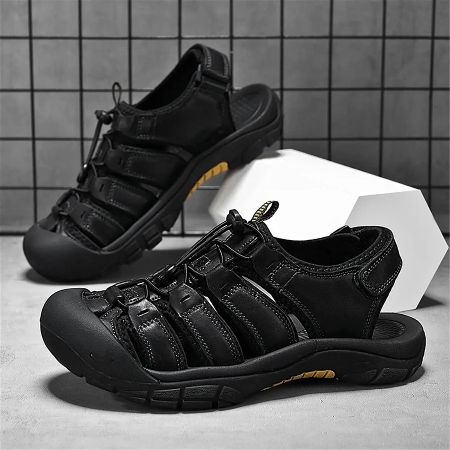 Men's Breathable Leather Sandals - Durable Beach Shoes with Reinforced Construction