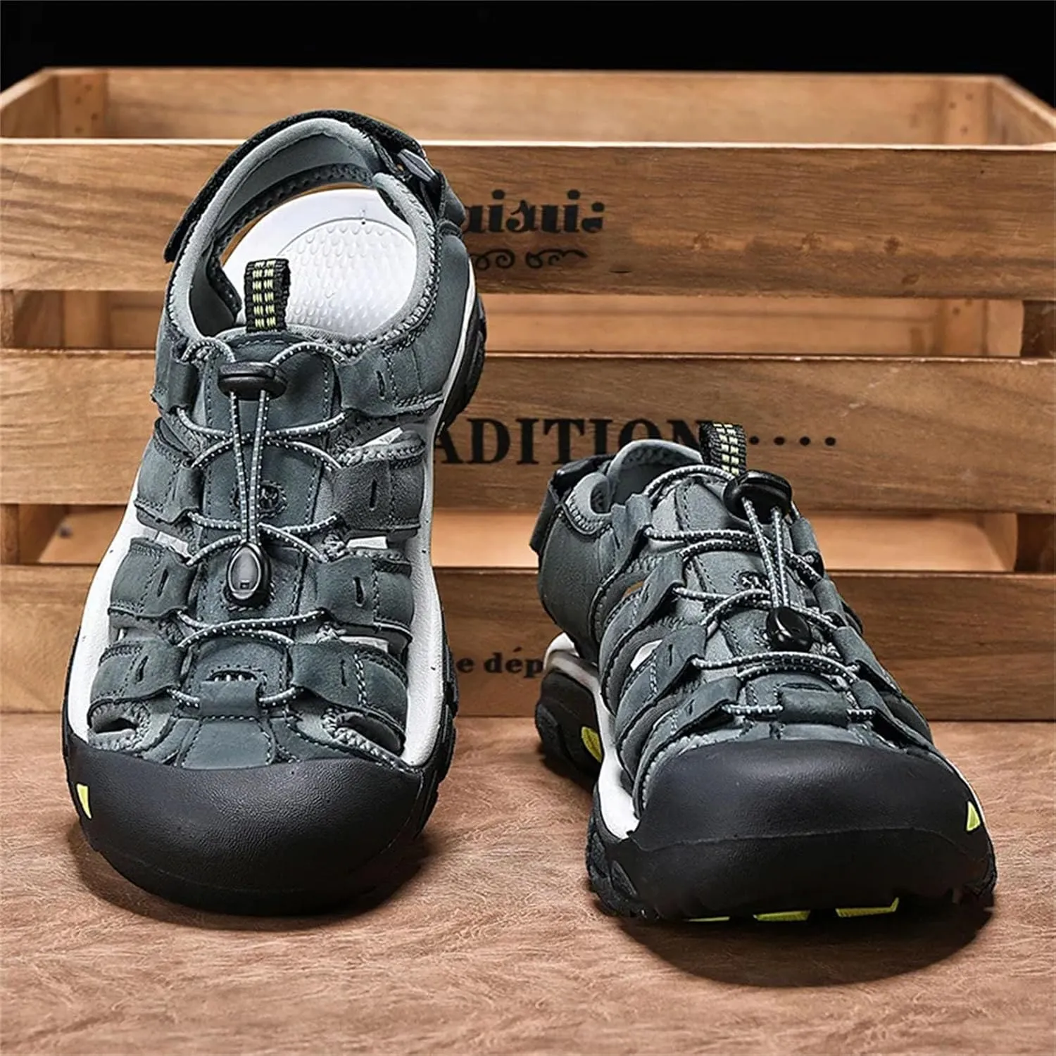 Men's Breathable Leather Sandals - Durable Beach Shoes with Reinforced Construction