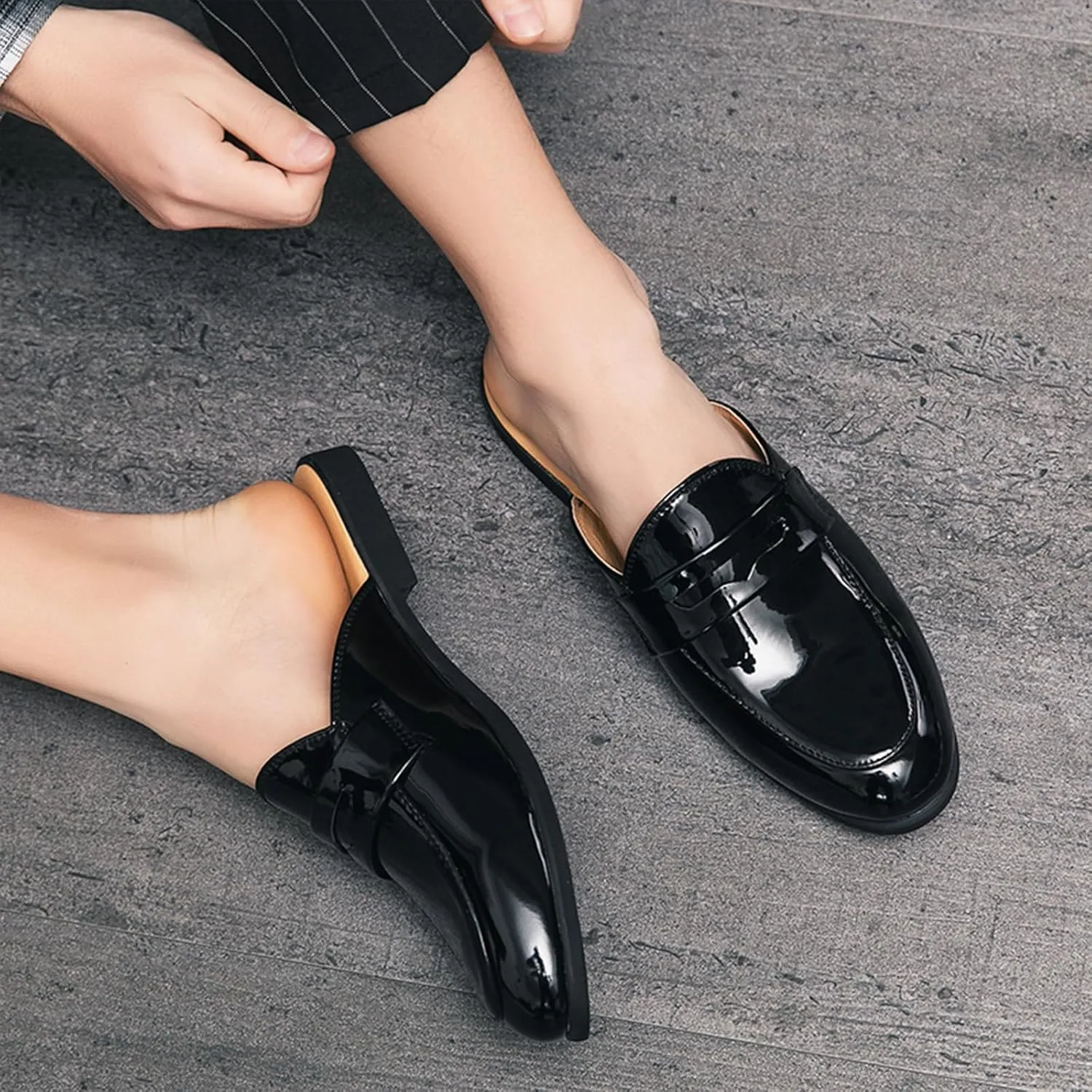 Men's Patent Leather Low Heel Mules Casual Slip-On Round Toe Backless Flat Penny Loafers Comfortable Non-Slip Half Mule Sandals Business Dress Smoking Slippers