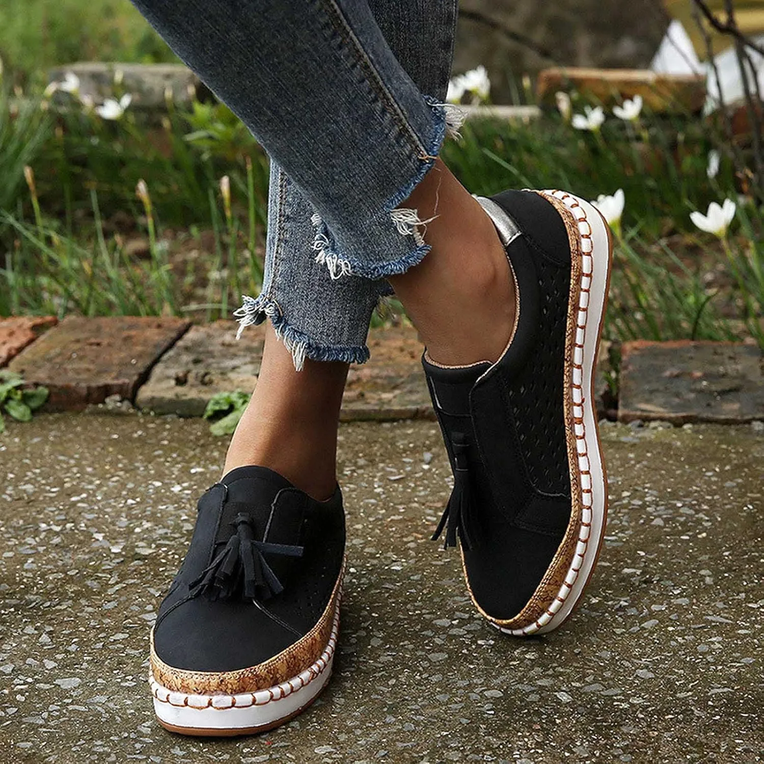 oiangi Women Sandals Platform Outdoor Mesh Hollow Closed Toe Beach Sandals Comfortable Casual Thick Bottom Tassel Buckle Sandals Loafers