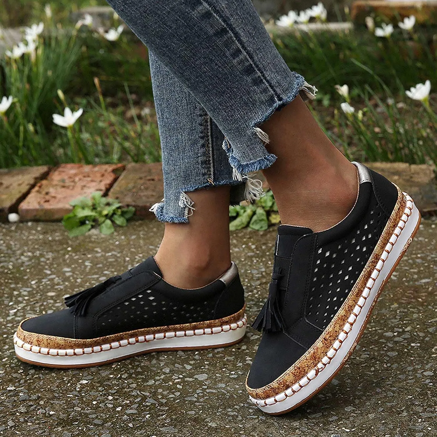 oiangi Women Sandals Platform Outdoor Mesh Hollow Closed Toe Beach Sandals Comfortable Casual Thick Bottom Tassel Buckle Sandals Loafers