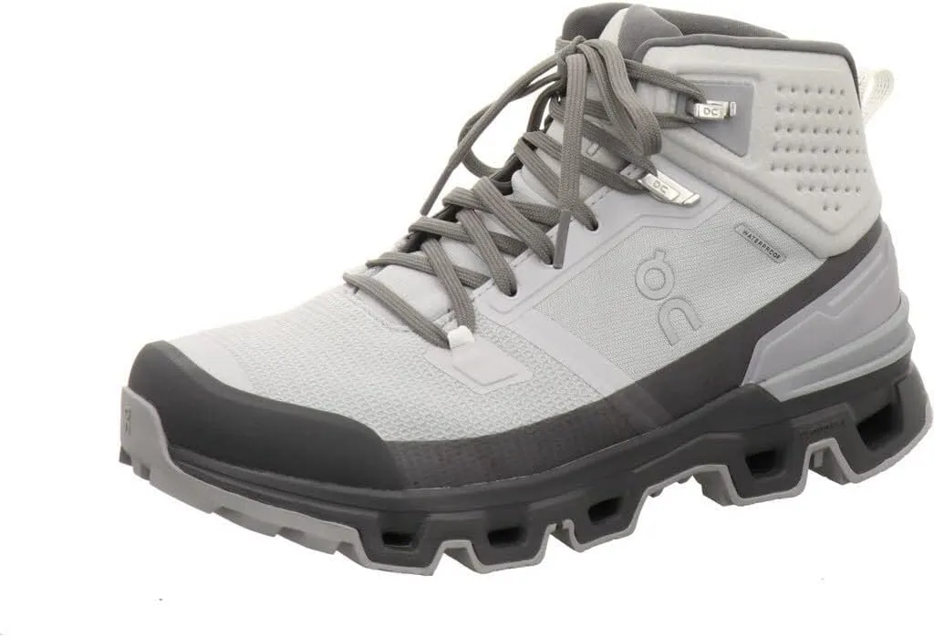 ON RUNNING Women's Low-top Sneakers