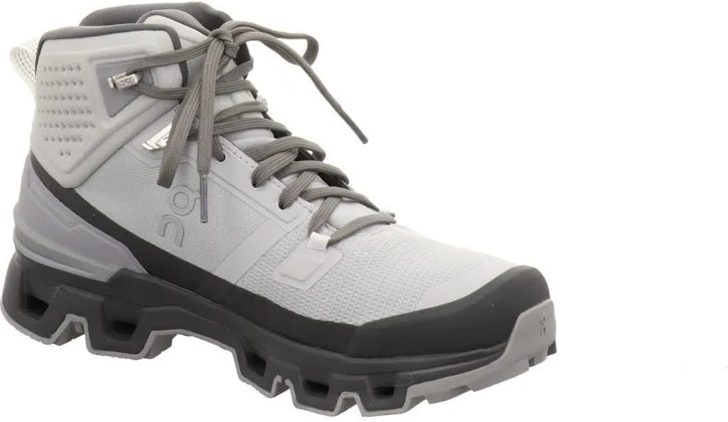 ON RUNNING Women's Low-top Sneakers