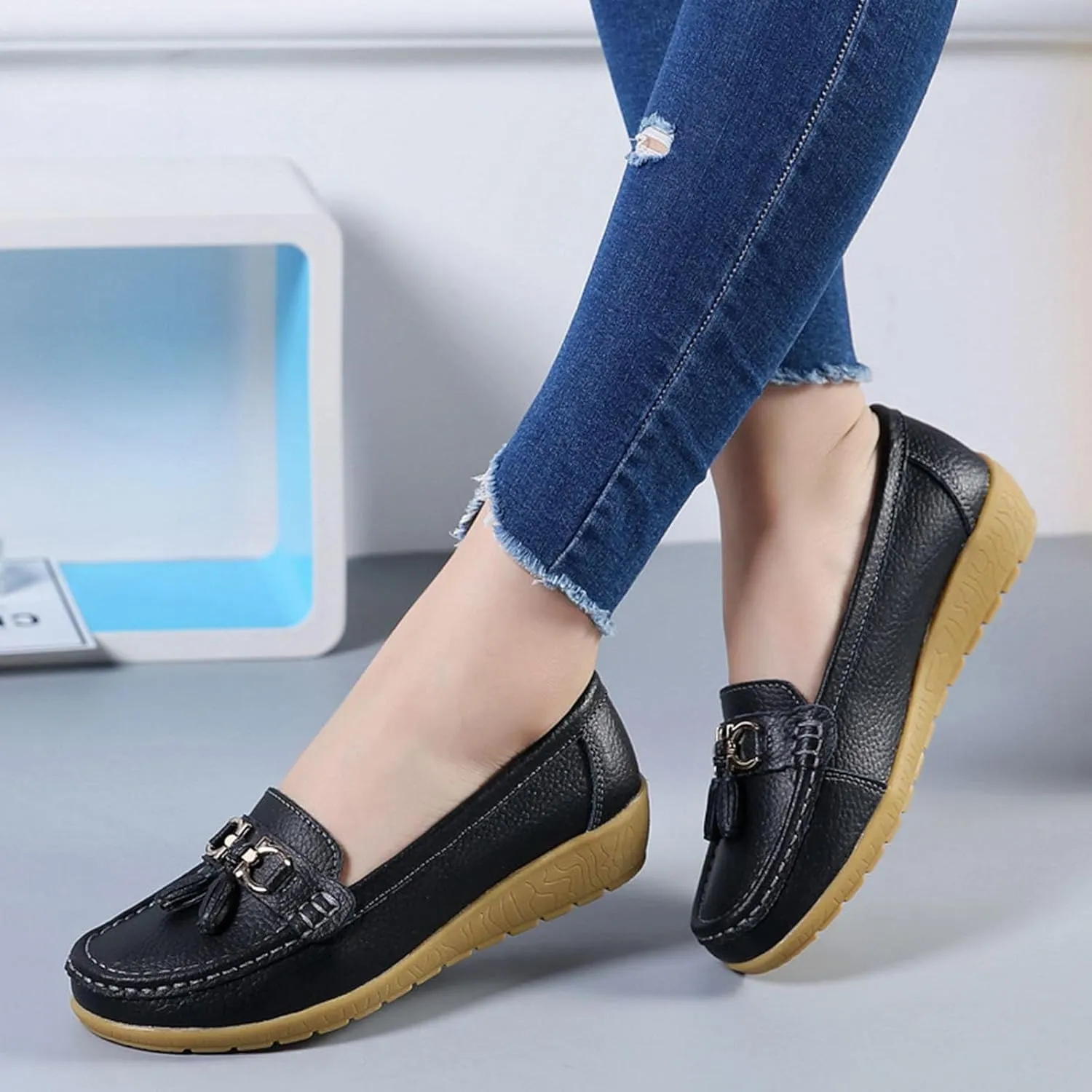 Orthopedic Women Breathable Leather Loafers Slip On Comfortable Walking Shoes for Work Casual Wear with Arch