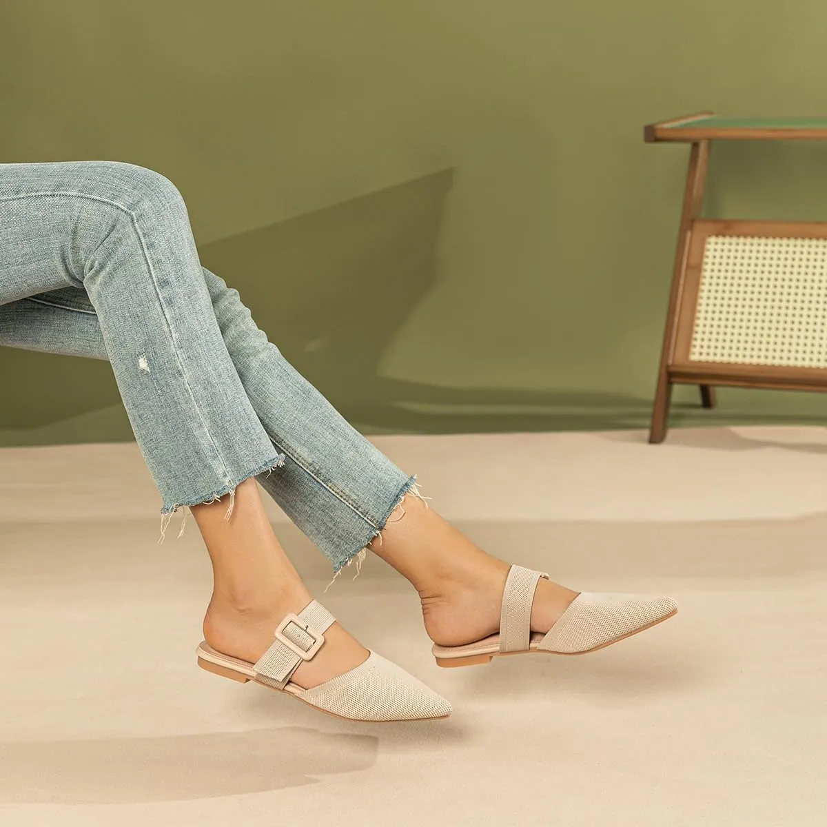 Pointed Toe Mules for Women Flats，Slip On Mules Backless，Wide Width Mules Sandals